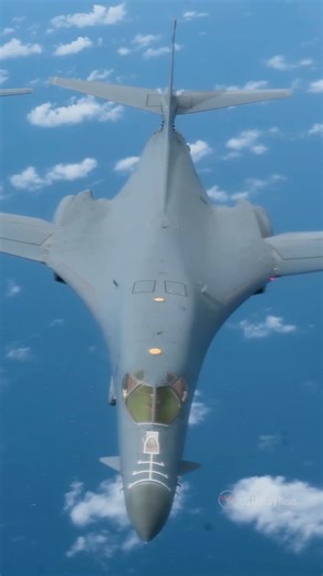 Stunning B-1B Lancer Flight 💪✈️ | US Military News