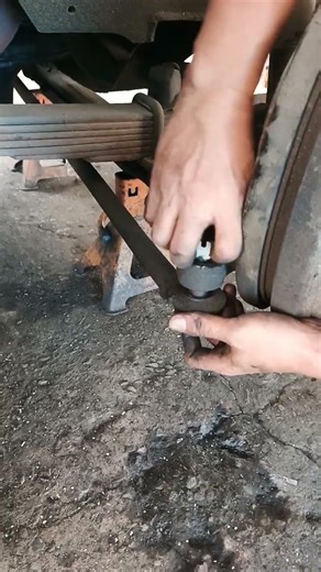 How to remove tie rod easily