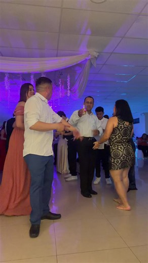 Paso del mono y paso de la mona: baile viral y divertido