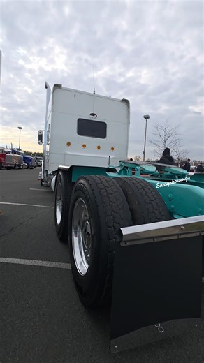 Just keep drivin, keep survivin!!! 🙌🙌🙌 📸Danielle TikTok: sassyshowrigs Instagram: sassyshowrigs (I don't own any rights to the music) | Supershowrigs