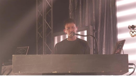 tagesschau24: KULTUR: Indie Musiker Betterov startet neue Tour