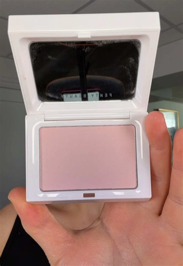 Don’t sleep on this Fenty bright fix powder.. wake it up!! #makeupproducts #settingpowder