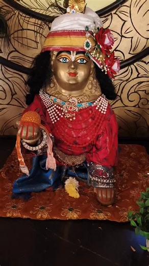 Sunita Nagelia on Instagram: "Today darshan 9th January.🙏🌹 #trendingreels #instagood #explore #follow #love"