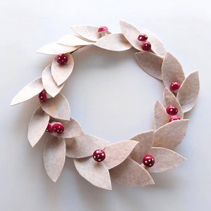 16K views · 151 reactions | DIY Felt Woodland Wreath: A charming...