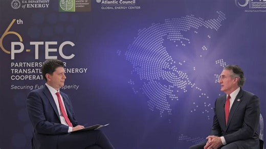 Ο Αμερικανός υπουργός Εσωτερικών, Νταγκ Μπέργκαμ, στο ΕΡΤnews: Έχουμε τα εργαλεία για την επιβολή εμπάργκο στο ρωσικό αέριο - ertnews.gr
