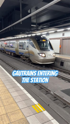 Gautrain entering the station #gautrain #southafrica #johannesburg