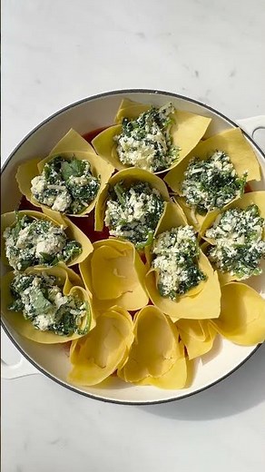 Spinach and ricotta lasagne pie