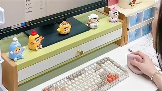 WPS会员高效办公好帮手，文档云端协作无缝衔接，素材一键调用，新媒体人写稿剪辑快人一步，稳定流畅提升创作效率。