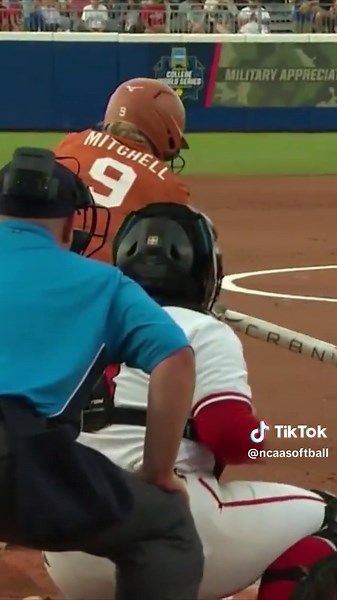 Nija Canady's Amazing Diving Catch in Softball