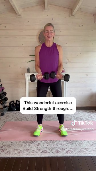 Ladies in your 50’s Let’s get stronger together! Build Strength in your upper body with this wonderful movement for shoulders and back Train with me in my Midlife Strength Classes 3 times a week on www.trimteam.net Let’s Build Strength Together 💕 #over50women #buildstrength #midlifewomen #strength #upperbodyworkouts