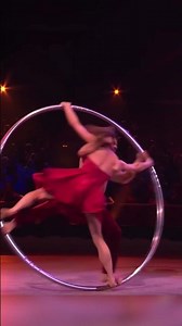 Duo Unity: A poetic and dangerous acrobatics that combines grace and strength