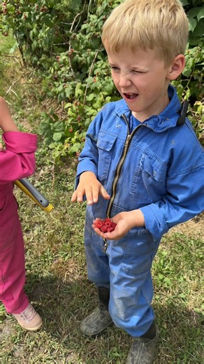 Brace yourself… adorable content ahead! ❤️ What do farm kids love most about dairy life? Let them show you! 🐮✨ Join these tiny tour guides as they talk about your favourite things on the dairy farm. - Préparez-vous... contenu adorable à venir! ❤️ Qu'est-ce que les enfants élevés à la ferme aiment le plus dans la vie à la ferme? Laissez-les vous le montrer! 🐮✨ Venez rencontrer ces jeunes guides touristiques qui vous parleront de vos activités préférées à la ferme laitière. | Dairy Farmers of Ne