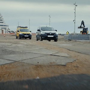 6.6K views · 23 reactions | Der neue Renault EXPRESS ist mit dem Extended Grip System ausgestattet, um beste Traktion zu gewährleisten. #Renault #Express #LCV #effizient #praktisch | Renault | Facebook