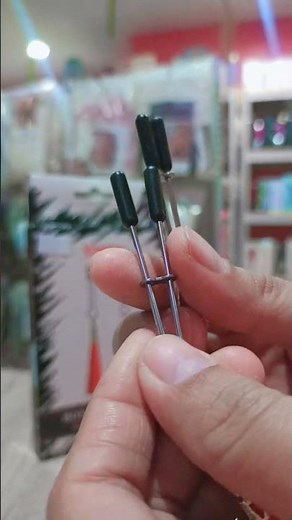 LOVETOY TASSEL NIPPLE CLAMP WITH CHAIN RED