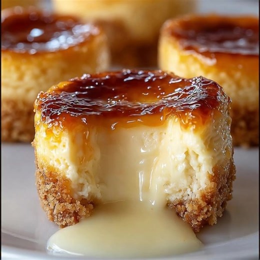 Irresistible Mini Crème Brûlée Cheesecakes Ingredients: For the crust: 1 cup graham cracker crumbs 2 tablespoons sugar 1/4 cup unsalted butter, melted Pinch of salt For the cheesecake filling: 16 oz cream cheese, softened 1/2 cup granulated sugar 1/4 cup sour cream 2 teaspoons vanilla extract 2 large eggs 1/4 cup heavy cream For the brûlée topping: 2 tablespoons brown sugar (or granulated sugar for a more traditional topping) Instructions: 1. Preheat your oven: Preheat your oven to 325°F (160°C)