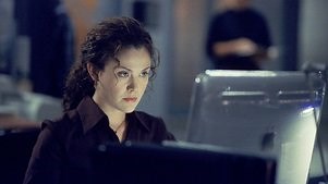 24: Season 2 Episode 3 Day 2: 10:00 A.M. - 11:00 A.M.