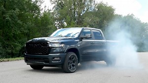 2026 Ram 1500 Big Horn 5.7-liter HEMI® V-8 eTorque autocross & burnouts