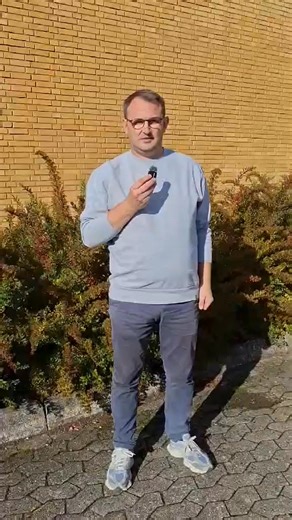 🌵LIVE - HÆKPLANTER🌵 Efteråret er over os, og forholdene er helt idéelle til plantning af hæk, men hvilken plante skal man vælge? Tag med Janne & Brixen på markvandring hos vores hækleverandør på Fyn, hvor de fortæller om de forskellige hæk sorter, og giver gode råd til, hvordan du nemt kan plante en flot hæk. LIVE I DAG KL. 14.00 SES VI? | Billigblomst.dk