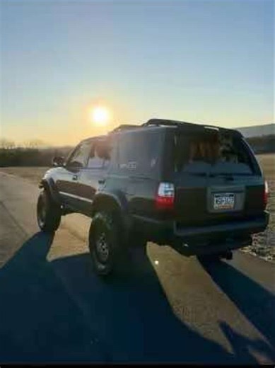 7 dogs fit in a 4Runner just incase you were wondering. #fy #fyp #viral #fypシ #trending