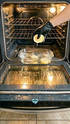 Clean Your Oven the Easy Way With Lemon and Water