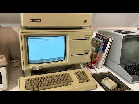 1983 Apple Lisa Computer with Twiggy Drives Booting Lisa OS 1.2