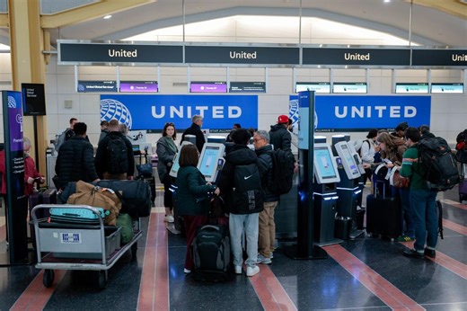 United Airlines slashing rewards for travelers who don't own its credit card