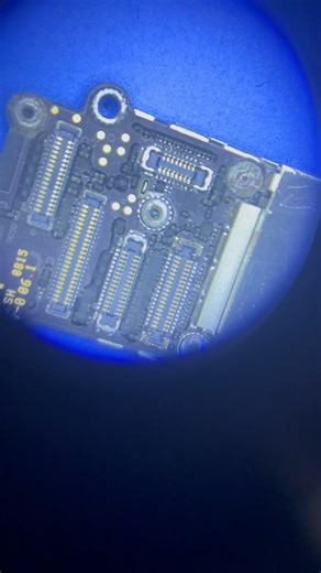 Watch 👀 what FORWARD Synchronous Zoom Trinocular Stereo Microscope can do in Motherboard Repair👀🚀🔬💥 * 6.5X-55X trinocular continuous zoom subject🔍 * LED light with adjustable brightness (including 144 lamp beads) * 0.5X CTV🔍 * Professional optical glass dust-proof objective lens🔍 * Height limit lock🔍 * Air-cushion anti-light leakage eyecup🔍 * Metal zoom lock knob-7 gears🔍 * Adjustable WF10X/23mm eyepiece🔍 #forward #MotherboardRepair #MotherboardRepairTools #motherboard #Microscope #S