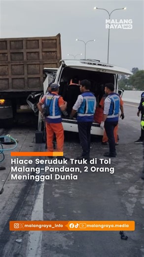 MALANG RAYA INFO - MEDIA on Instagram: "Laka maut terjadi di ruas Tol Malang–Pandaan (Mapan) KM 84.700 A wilayah Kecamatan Singosari, Kabupaten Malang pada Sabtu (13/12/2025) dini hari. Insiden ini melibatkan sebuah kendaraan Toyota Hiace dengan nomor polisi (nopol) B 7769 TDB dengan dump truck tronton nopol L 9322 UK. Akibatnya, sebanyak dua orang penumpang meninggal dunia di lokasi kejadian dan sembilan orang lainnya mengalami luka-luka. Kasatlantas Polres Malang, AKP Muhammad Alif Chelvin Arl