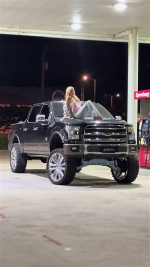 Scrap 🏌️ (@.5.0ranch) - Exploring the 2015 Ford F-150 at King Ranch