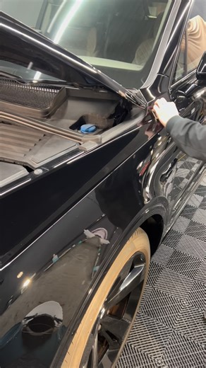 Ceramic Pro Ge3y’s ★ セラミックプロ ジェミーズ on Instagram: "★ベントレー ベンテイガ★ 磨いて整えたボディーにコーティングを施工している様子になります。 カーコーティングにご興味のある方はぜひジェミーズまでご相談下さい！ **************************************************** セラミックプロコーティング専門ジェミーズ都筑インター店 〒223-0056 神奈川県横浜市港北区新吉田町11 《アクセス》 ◎第三京浜、都筑IC出口より車で約5分 ◎横浜市営地下鉄グリーンライン、東山田駅徒歩6分 **************************************************** 《本社》 Ｇｅ３ｙ’ｓ株式会社（ジェミーズ株式会社） 〒158-0098 東京都世田谷区上用賀3-1-19 《アクセス》 ◎東名高速、首都高速、用賀出口より車で約5分 ◎第三京浜、玉川出口より車で約15分 ◎東急田園都市線、用賀駅徒歩10分 ***********************************