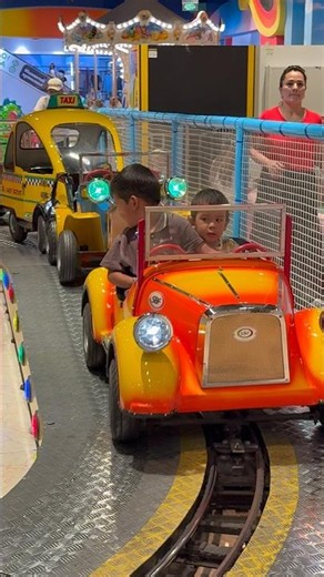 Funky town Turkestan 🎡⛱️🏖️🏰🍭🍬🚘🚂 #familyvlog #раянамедина #funny #машинки #shorts #turkistan