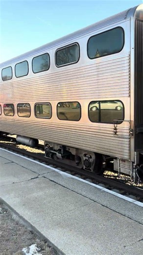 Outbound Train pulling into Westmont Station