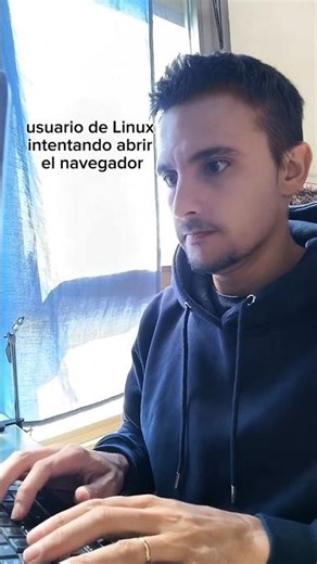 Usuario de Linux abriendo el navegador