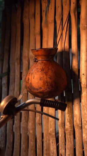 Are you Team Nolen Gur ? — because the sweetest season of Bengal is finally here! Golden, smoky, and pure nostalgia — this is Nolen Gur, Bengal’s winter treasure 🧡 From fresh khejurer rosh (date palm sap) dripping into earthen pots at dawn, to the slow bubbling magic that turns it into rich, liquid gold — every drop tells the story of Bengal’s heritage, love, and winter warmth. 🌾🔥 This isn’t just a sweet… it’s an emotion every Bengali waits for all year! From pithe to payesh, sandesh to Rosog