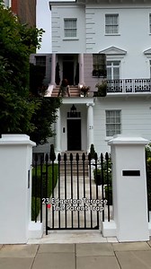 How many of these iconic films and TV shows did you know were filmed in London? 🤔 Melissa is here to take you on a whirlwind tour of the city’s most unforgettable on-screen moments! 📺🎬 📍 London, England #MeetTheLocals #StarringGREATBritain #FilmTourism #ThingsToDoLondon #LondonFilmingLocations #HarryPotter #Bridgerton #OneDay #BridgetJones #TheParentTrap #TheCrown Visit London @melmadawg | Love GREAT Britain