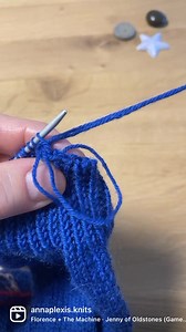 Jeny’s interlock bind off worked here in 1/1 ribbing @jenystaiman (of Surprisingly-stretchy- bind-off fame) has worked out how to make a stretchy sewn bind off that exactly mirrors the twisted loop (and the long tail cast on - which in essence is twisted loops a knitted row). (Don’t you just love knitting geeks?!?! 🤓) The problem with sewn bind offs is that if you are doing a sweater you will have to work with an annoyingly long length of yarn and that they are difficult to unravel. But I love 