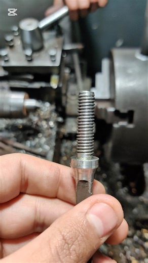 Raw steel turning into perfect threads 😍Precision at its best!#stepworking #threading #lathemachine