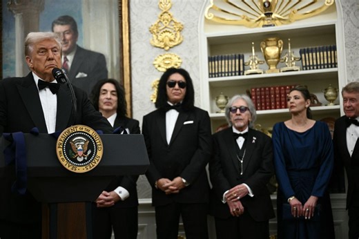 Did Trump soil himself at Kennedy Center Honors ceremony? No evidence that happened