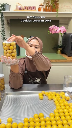 Pelopor Pertama Asinan Kuah Lemon 🍋 on Instagram: "Open PO Cookies Lebaran!! Lebaran semakin manis dengan cookies favorit 🥳 Tersedia 3 Varian Cookies : - Almond London Cookies - Florentine Cookies - Nastar Cookies PO ditutup tgl 7 februari 2026 DP 50% untuk keep order Pengantaran mulai H-7 Lebaran Keep order by WA admin 08121983973 #cookies_dapurmomybimbim"