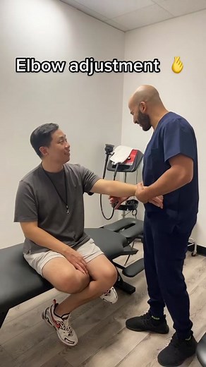 Elbow Adjustment Techniques at Chiropractic Clinic
