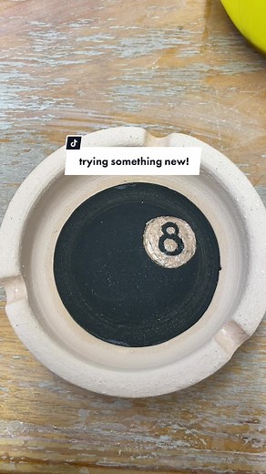 Ash Tray Glaze Technique: Metallic Eight Ball