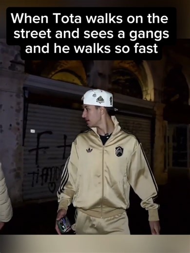 Tota gets gangs on street @Tota Mc #fyp #twitch #streamer #tota #stream