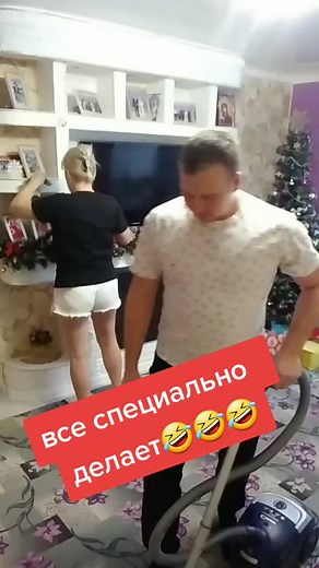 Floor Cleaning Techniques with a Blue Vacuum