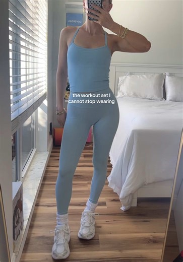 literally been wearing this style set every single day! sooo obsessed with the fit the neck line is so flattering🩵 @Sports-Girl @Nike @Wildflower Cases @EvryJewels #workoutset #workoutmotivation #workoutfit #matchingset #workoutclothes