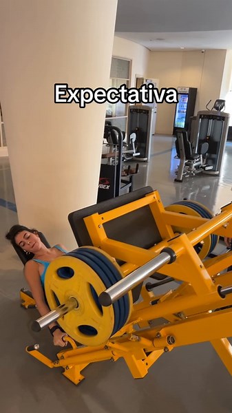 ‏Cuando levantas 235kilos