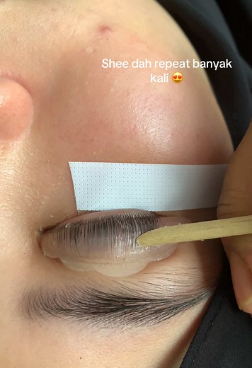 Eyelash Lifting: Stunning Results and Client Satisfaction