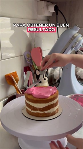 Super cute birthday cake! 🎀🎂