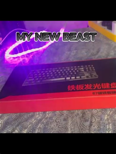 MY NEW BEAST KEYBOARD UNBOXING AND GAMEPLAY