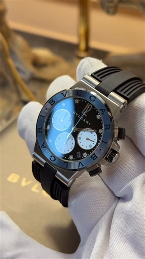 Tahir Çetinkaya on Instagram: "Bvglari Diagono Diamond dial otomatik Chronograph kol saatimiz çarşamba akşamı canlı yayında satışta."