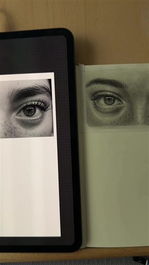 A quick eye drawing tutorial with freckles. For this drawing, I used a Moleskine sketchbook, 2H–HB pencils, Cretacolor Nero matte black pencils, and a Faber-Castell watercolor pencil for a deep black tone. The freckles were made using a dirty blending stump #pencilart #drawingtutorial #drawingtips #pencilart #sketchbook